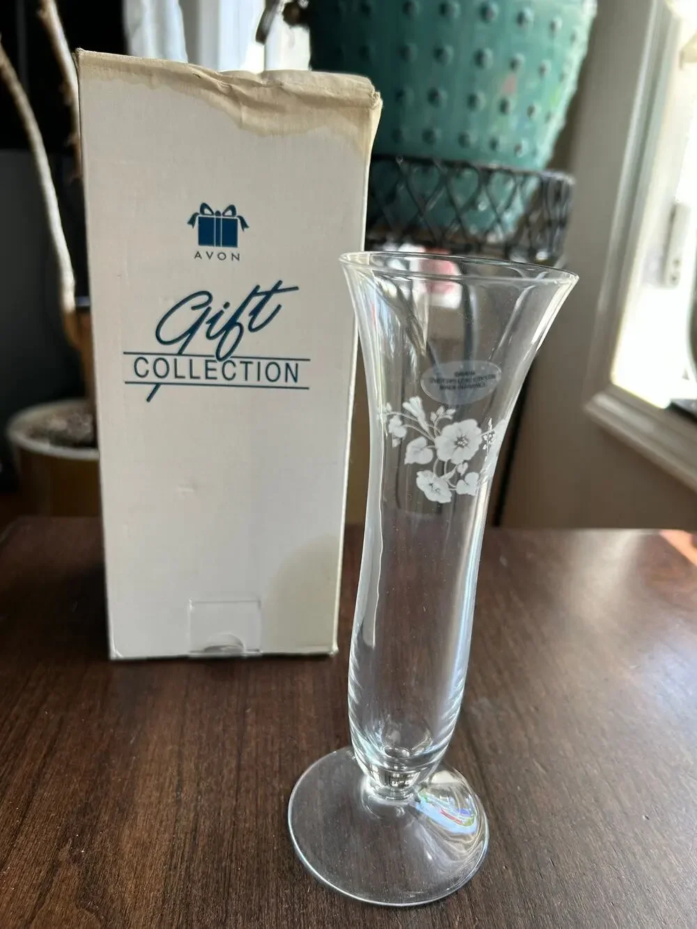 New Vintage Avon Hummingbird Crystal Clear Glass Bud Vase gift